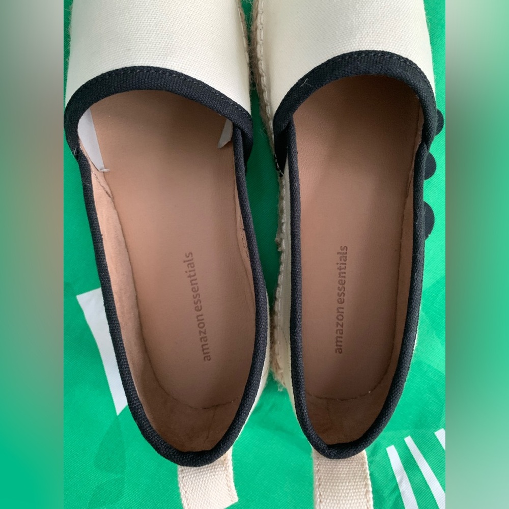 NWOT Espadrille Slip-On Flats Amazon Essentials Size 8 - Picture 7 of 9